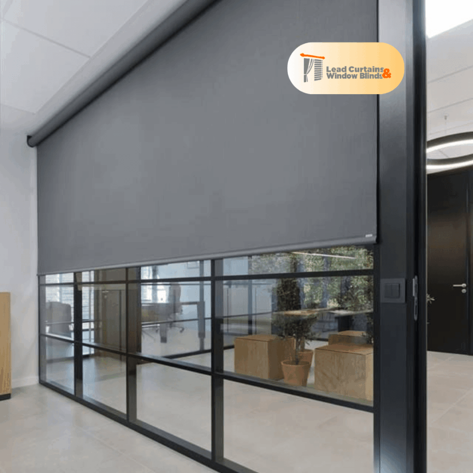 Commercial sunscreen blinds